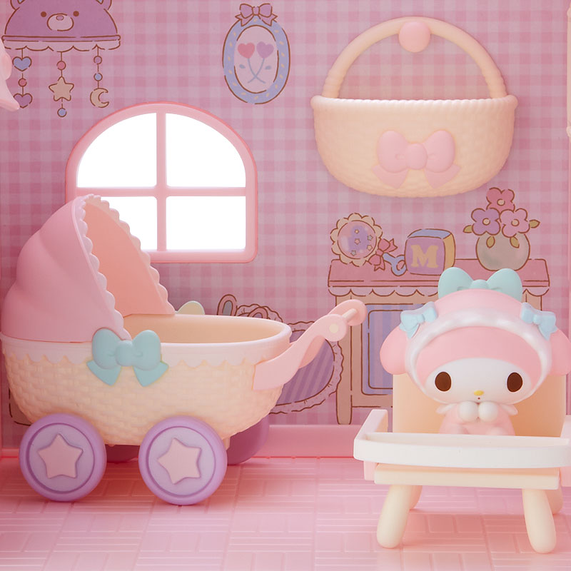 DOLL HOUSE