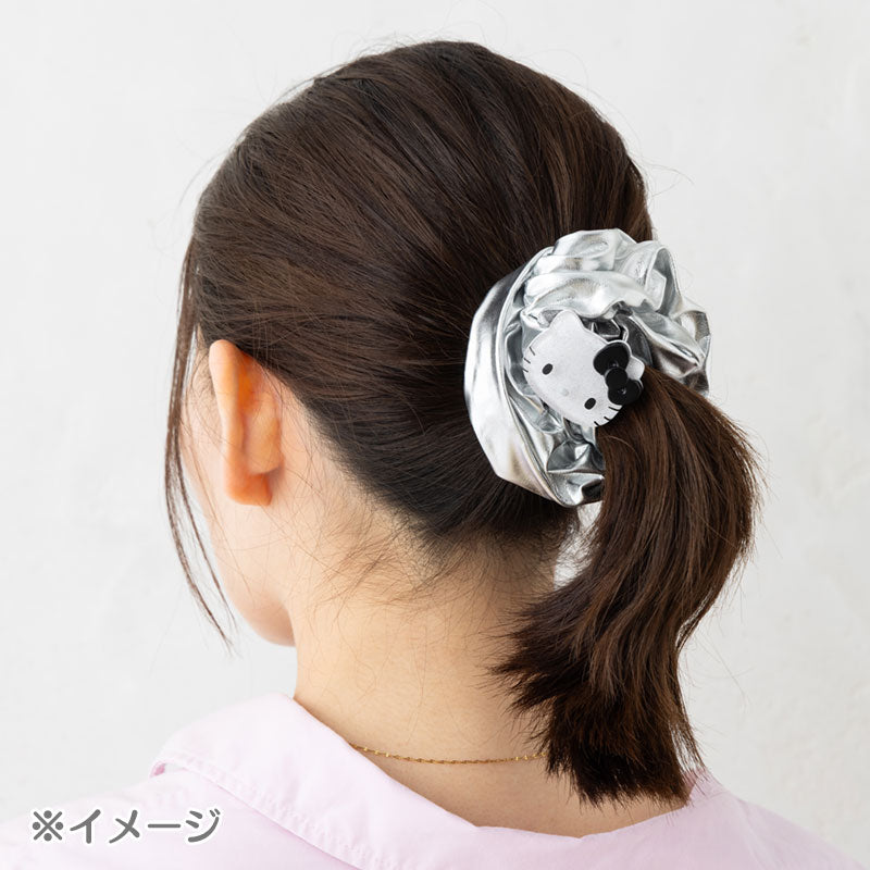SCRUNCHIE: LOGAM