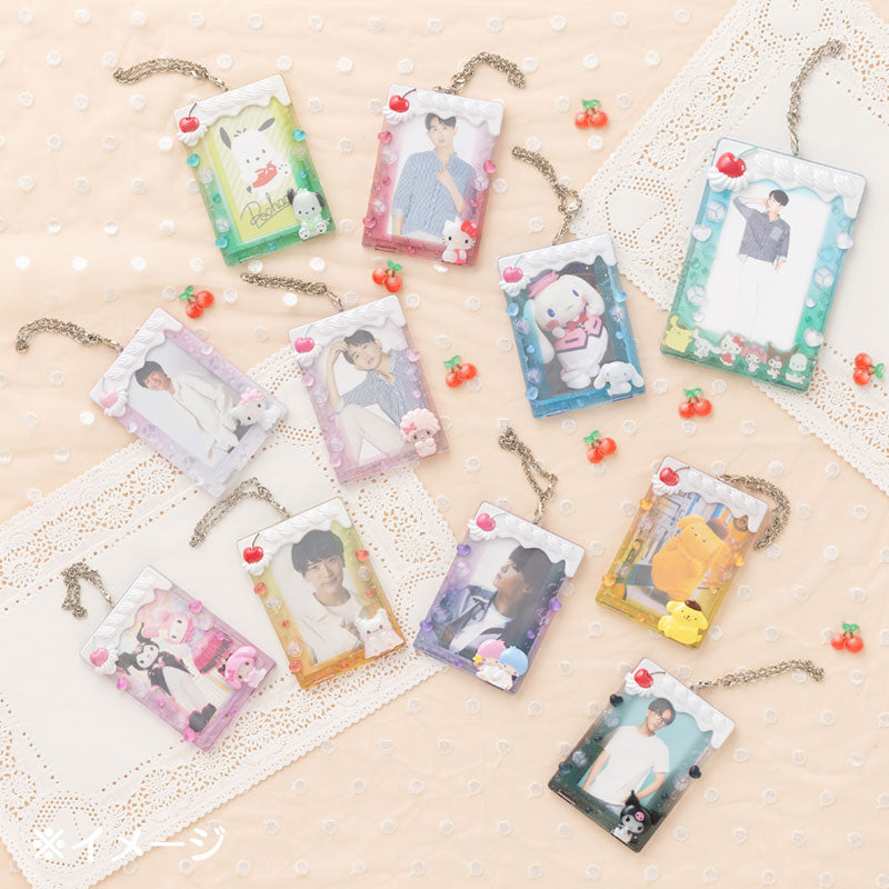 TRADING CARD HOLDER: ID