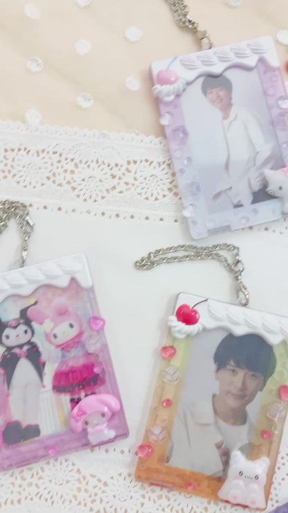 TRADING CARD HOLDER: ID
